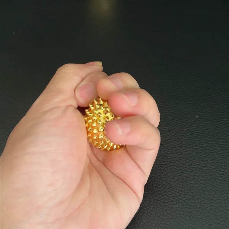 2pcs Hand Palm Magnetic Acupoint Acupuncture Massage Ball