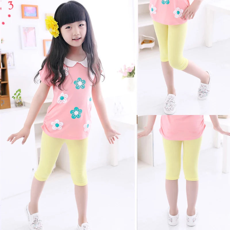 Girls Knee-Length Cropped Leggings – Candy Color Fifth Pants for Kids (3–10 Years)